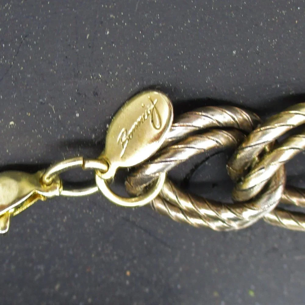 𝅺vintage Bonni J Necklace